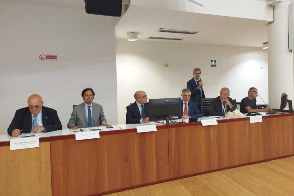 Il tavolo dei relatori